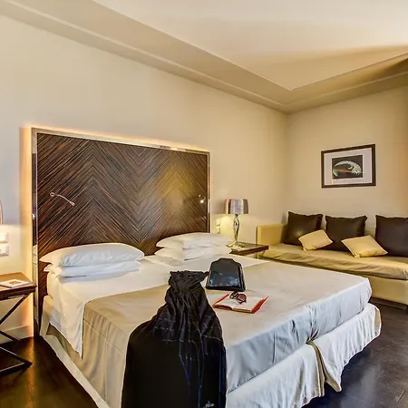 Byron Hotel 3*