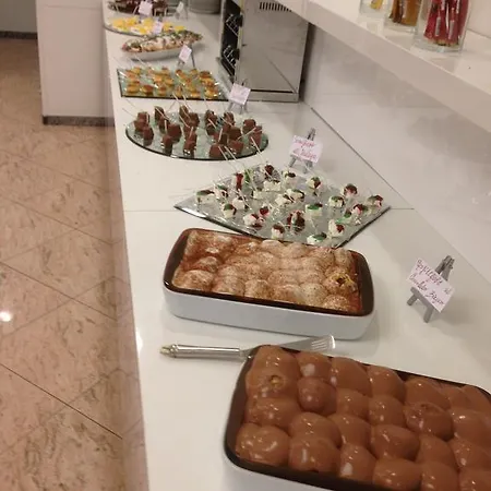 拜伦酒店 酒店