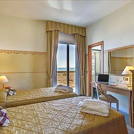 Byron Hotel