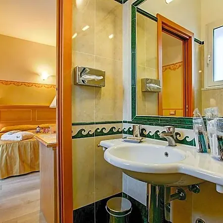Byron Hotel