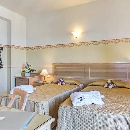 Byron Ξενοδοχείο 3*