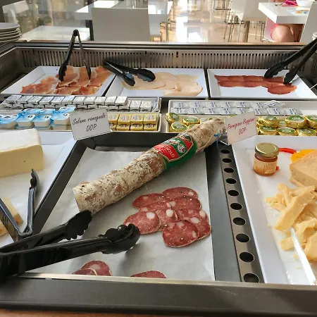 Ξενοδοχείο Byron 3*