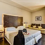 Byron Hotel 3*