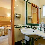 Byron Hotel