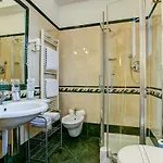 Byron Hotel 3*