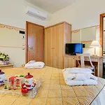 Byron Hotel