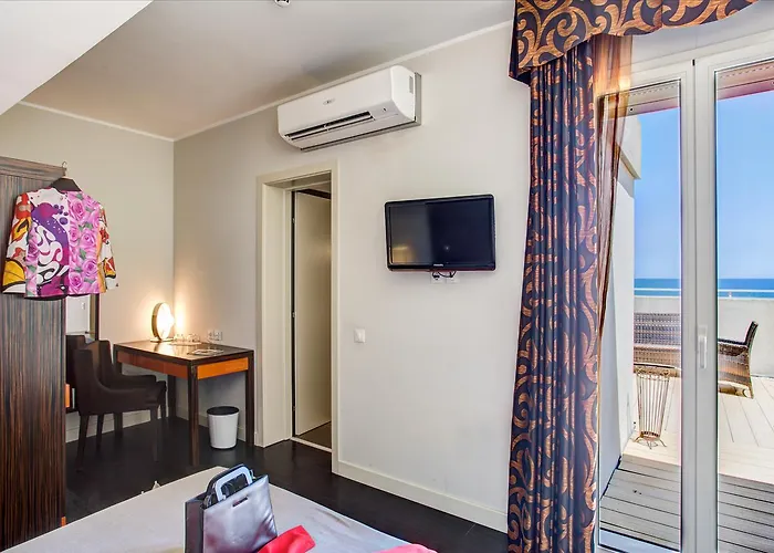 Byron 3* רימיני